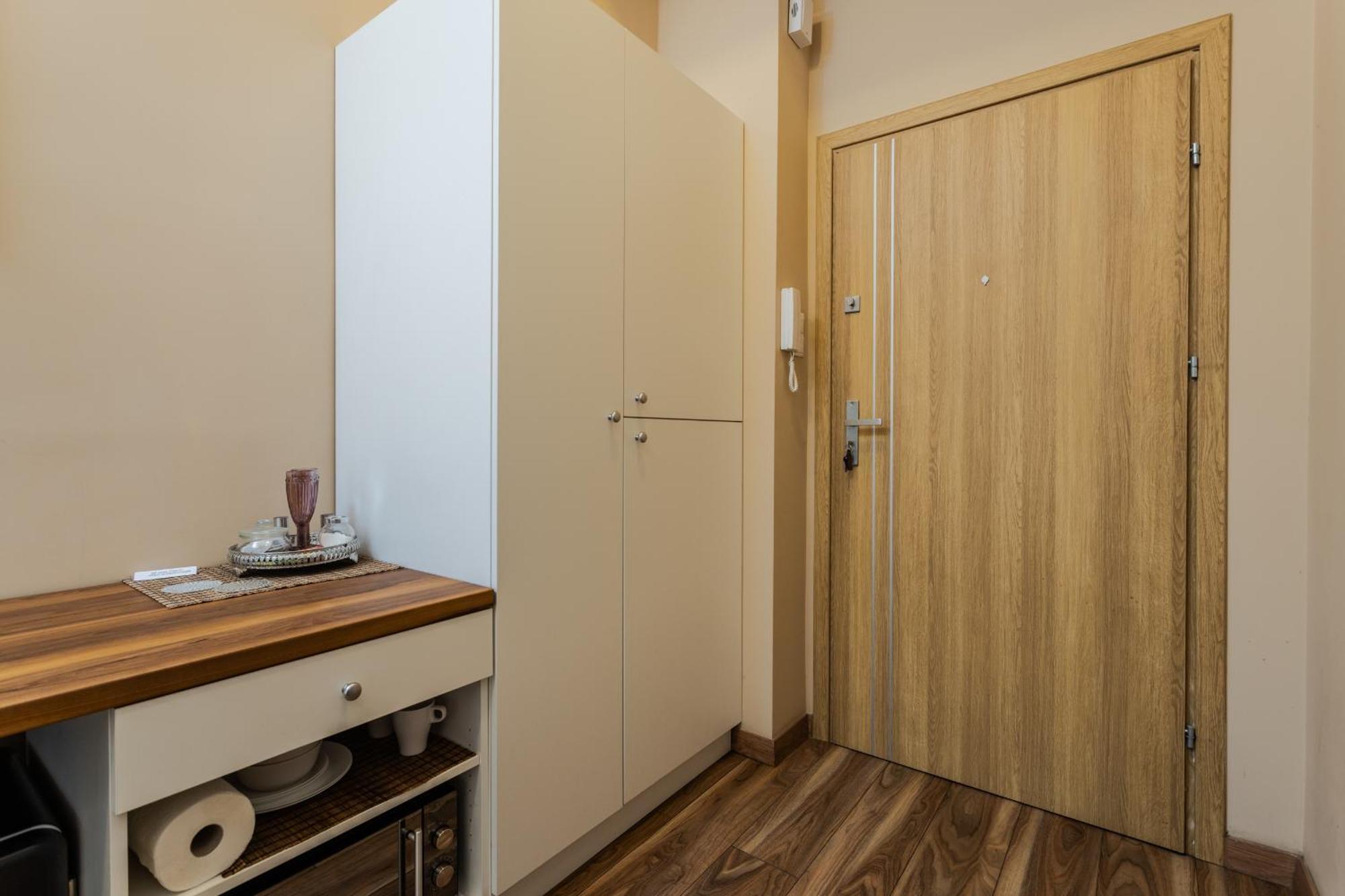 Functional And Comfortable Very Berry Studios In Poznan By Noclegi Renters 외부 사진
